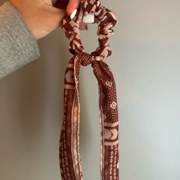 Ponytail scarf - Picture 1 of 2